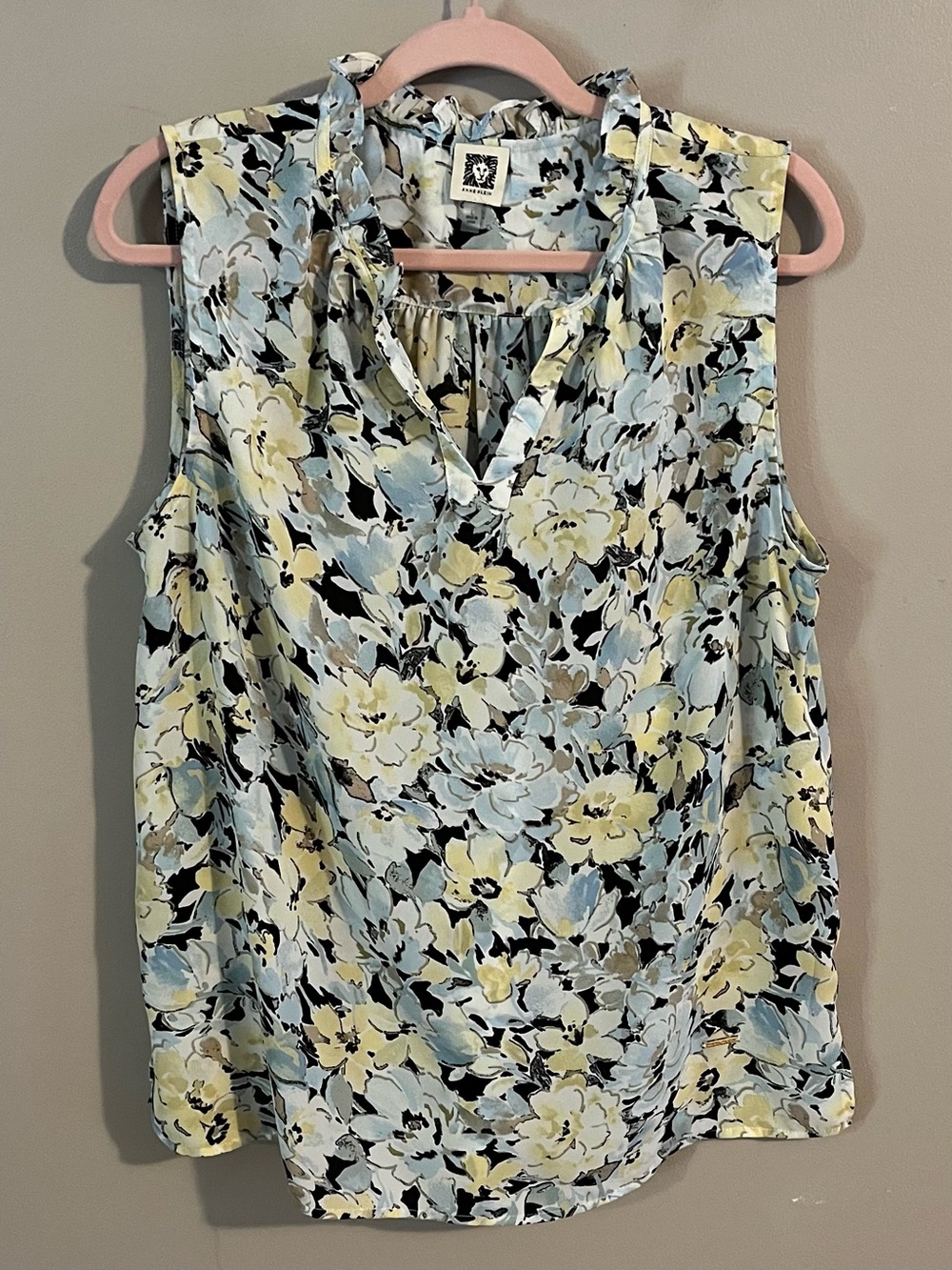 $6❤️Bundled Anne Klein Tank